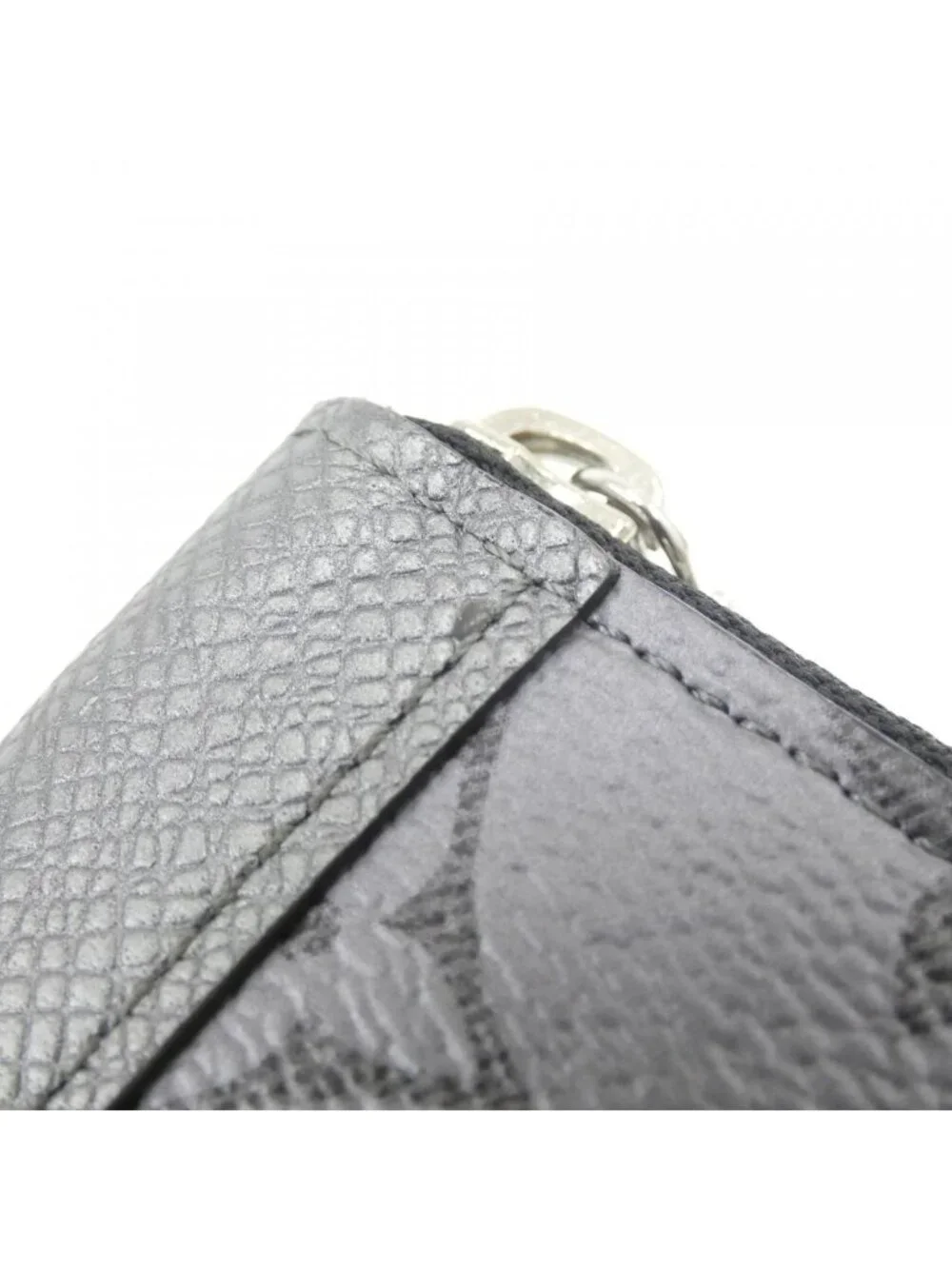 Louis Vuitton Taiga Llama Zippy Wallet Vertical